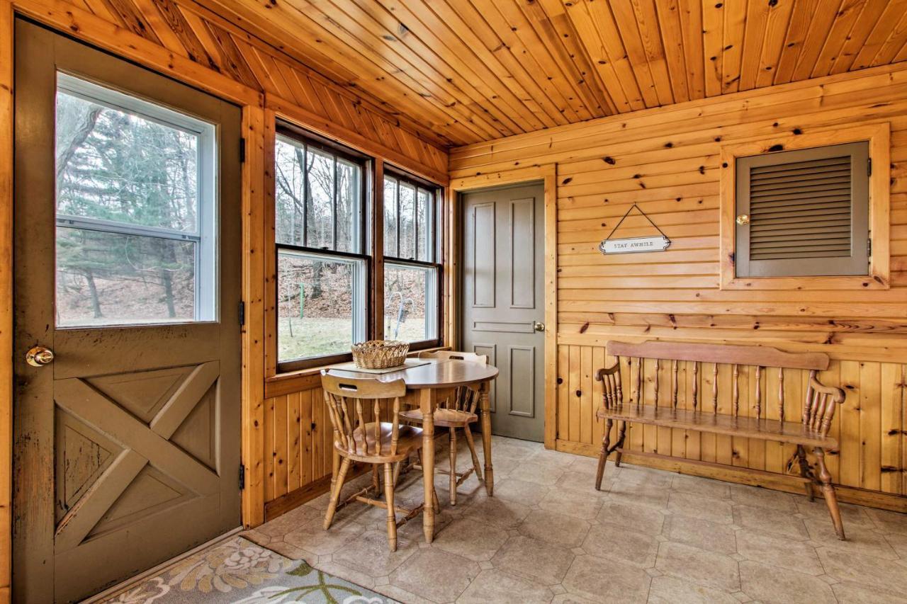Wisconsin River Valley Farmhouse Fire Pit And View Merrimac Екстериор снимка