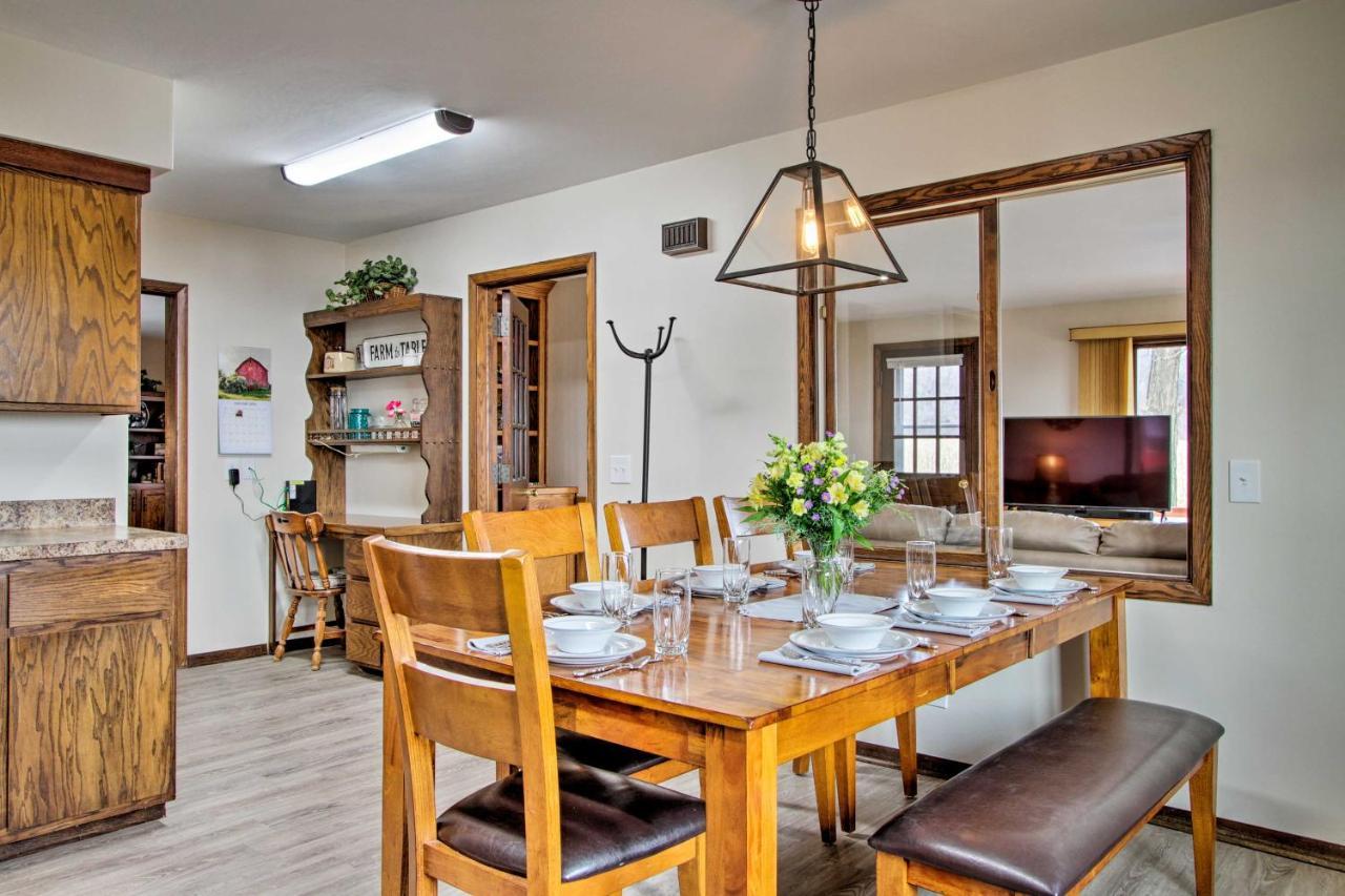 Wisconsin River Valley Farmhouse Fire Pit And View Merrimac Екстериор снимка